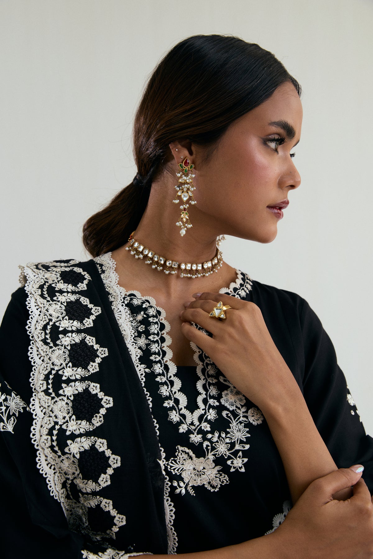 Luna Set — close-up of keyhole neckline with two-tone ivory threadwork and scalloped edges on black cotton kameez UK