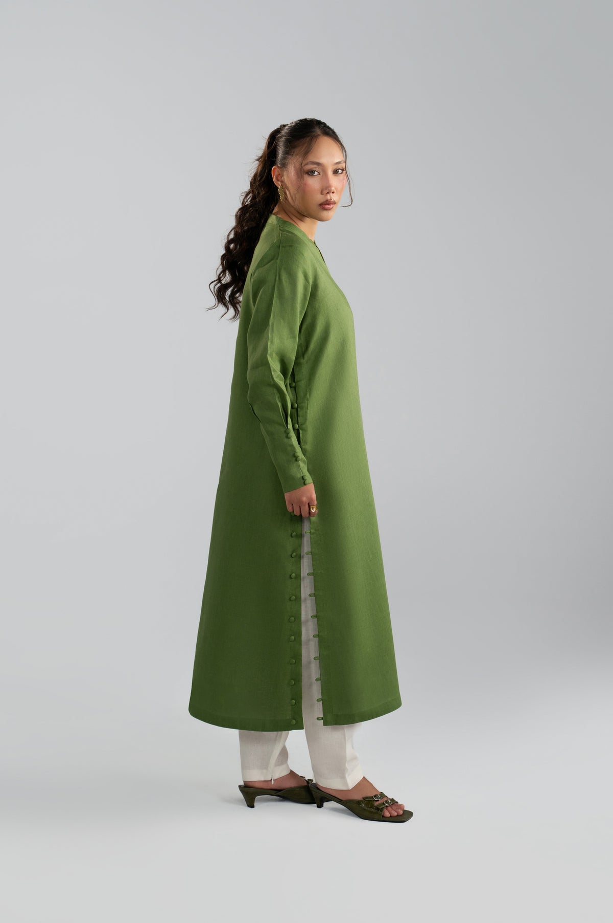 Side view of Fern Set kameez