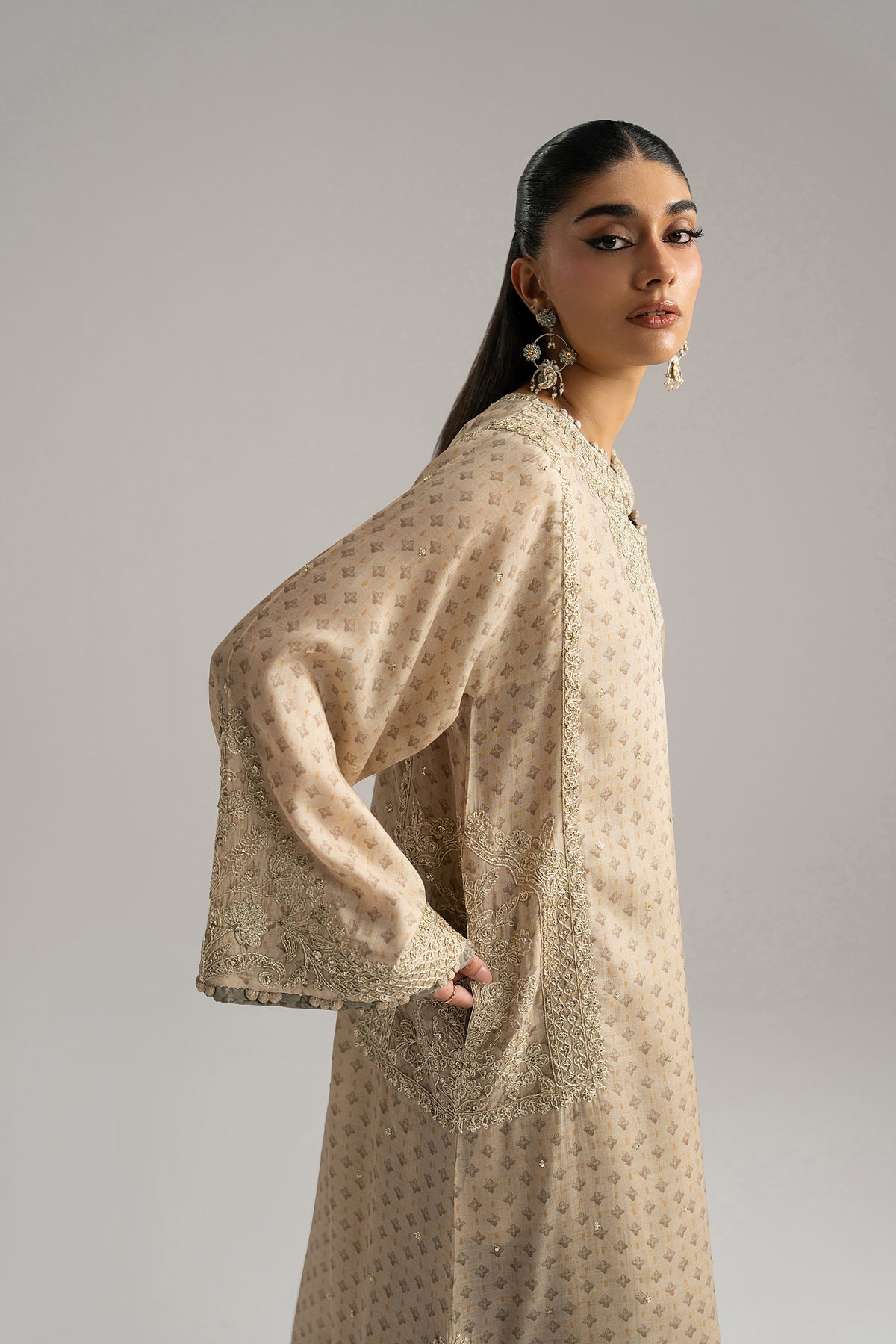 Taupe Set full view — ivory phiran with floral tilla dori throughout front and back