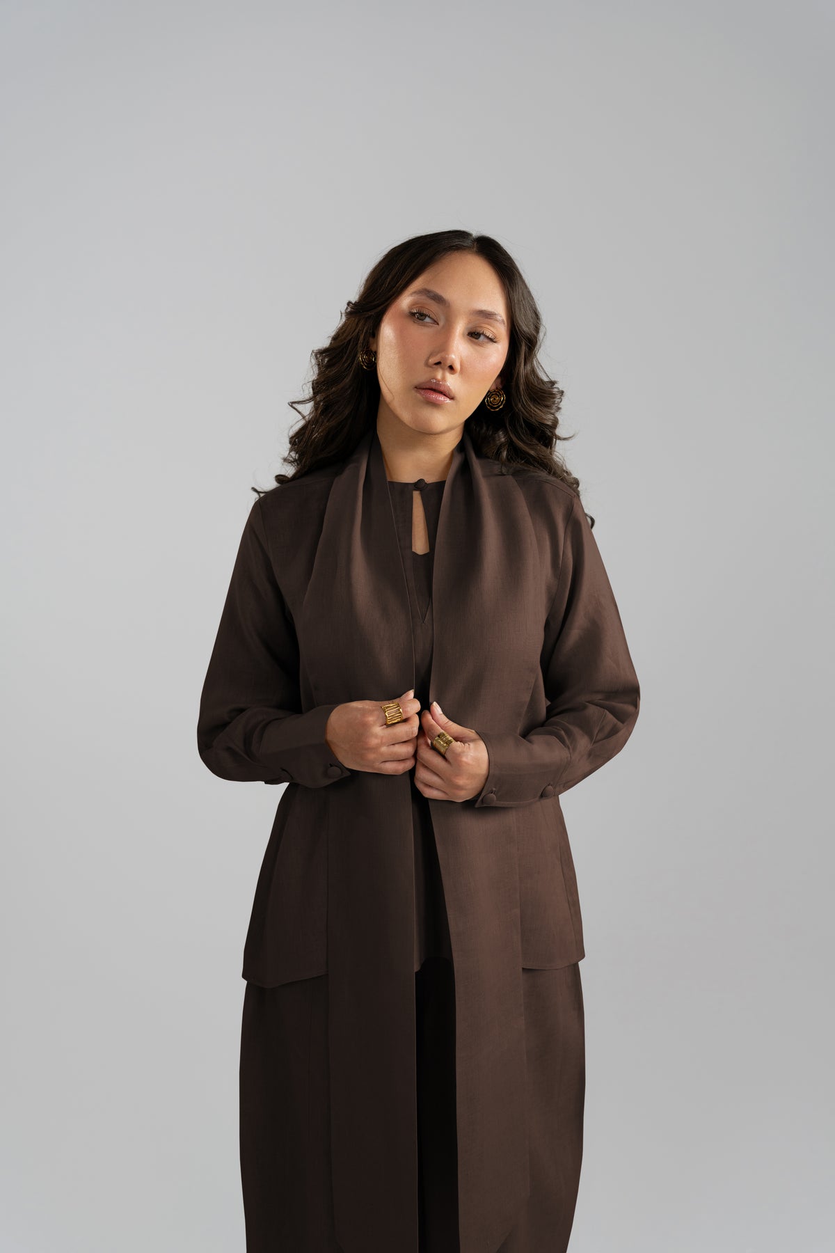 Gathered sleeve and fabric button detail on Chestnut Set shirt
